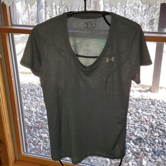LAST CHANCE Under Armour Graphic Logo Sz M V-neck Gray Short Sleeve Pullover Top - Picture 2 of 9